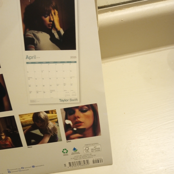 Taylor Swift July 2024 - December 2025 18 Month Photo Calendar NWT - Picture 5 of 5